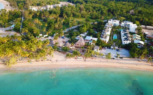 Tropical Paradise Villa with Spectacular Pool and Beach Access
