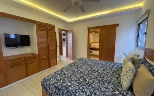 Luxurious 1-BR Condo in exclusive Las Ballenas beach area
