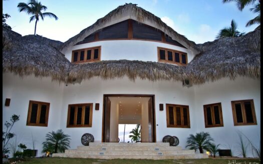 Stunning 11-BR villa in playa Coson