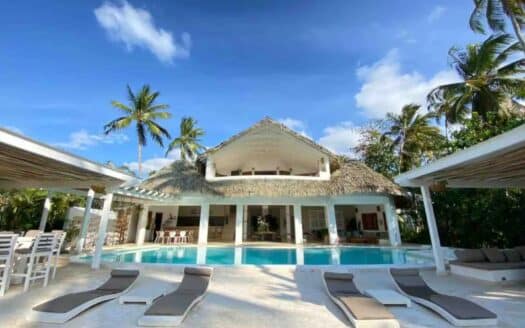 Stunning 11-BR villa in playa Coson