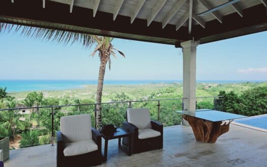 Villa de 8 chambres avec vue sur l’océan située sur une colline