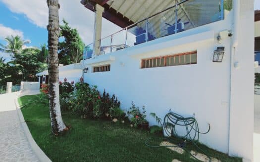 Villa de 8 chambres avec vue sur l’océan située sur une colline