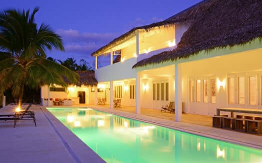 Villa luxueuse en bord de mer dans une communauté privée