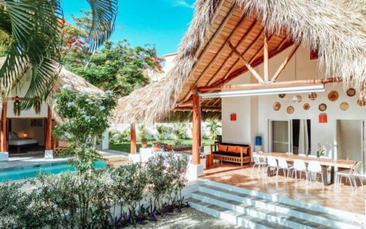 Spacious 4-BR Villa for up to 10 guests