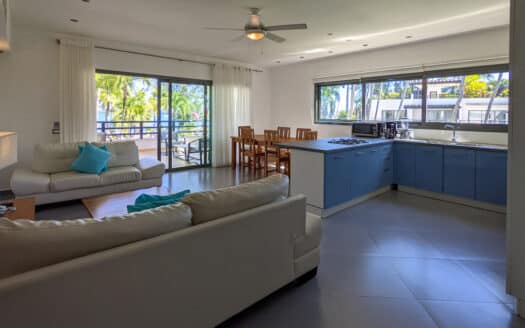 Condo de 3 chambres en première ligne dans un appart-hôtel en bord de mer