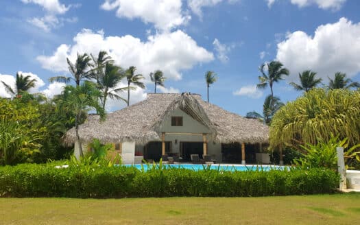 Family-Friendly Villa with Ocean Views and Private Pool