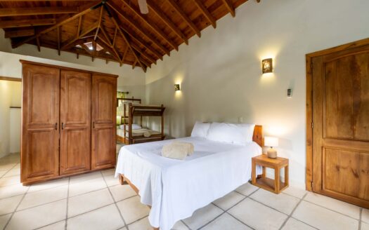 Villa spacieuse de 6 chambres à quelques pas de Playa Bonita
