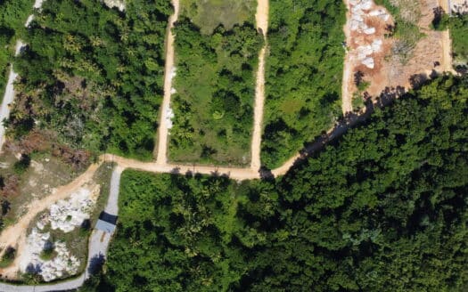 Get the lot to build your dream villa near Popy beach