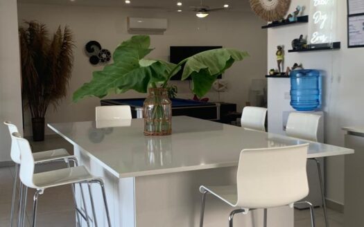Condo de 3 chambres en seconde ligne de plage