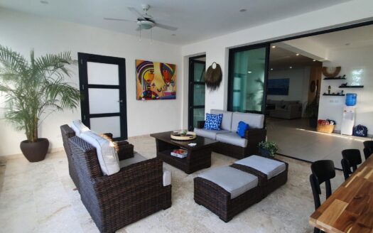 Condo de 3 chambres en seconde ligne de plage