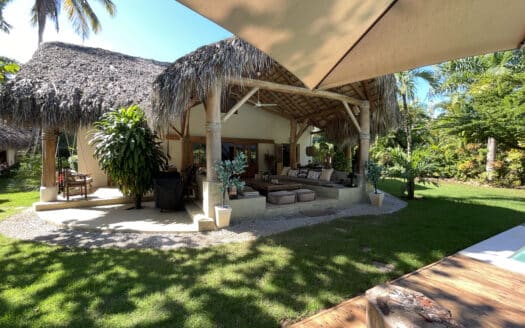 Villa de 3 chambres dans une communauté sécurisée à Playa Bonita