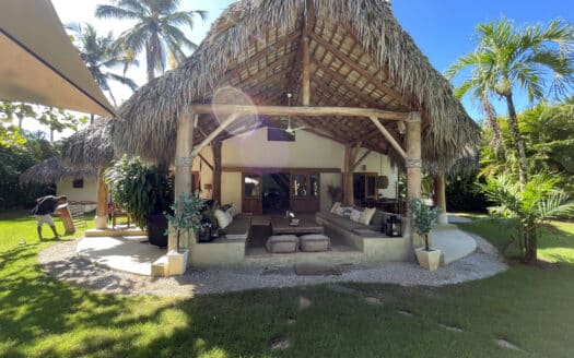 Villa de 3 chambres dans une communauté sécurisée à Playa Bonita