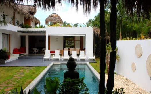 Attractive Villa with Beach Proximity and Tranquil Pool