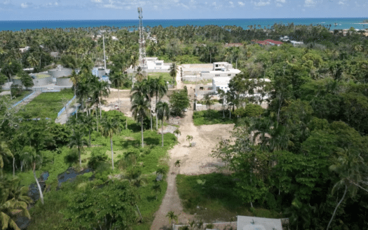 Small building lots steps from Las Ballenas beach