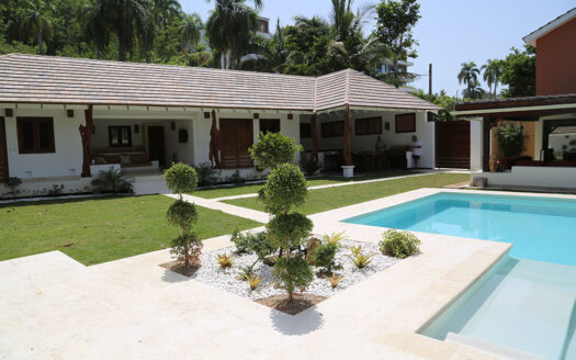 Hacienda Moderne à Bonita Village