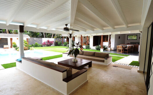 Hacienda Moderne à Bonita Village