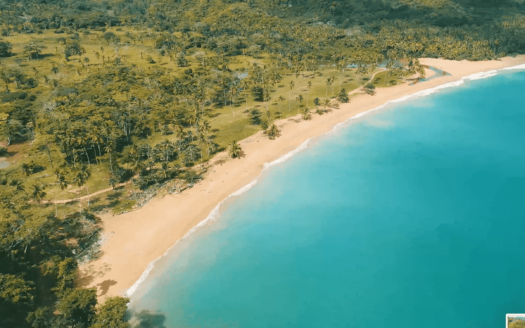 Terrain premium pour grand projet avec plage