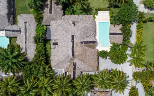 Magnifique maison de style caribéen dans une communauté en bord de mer