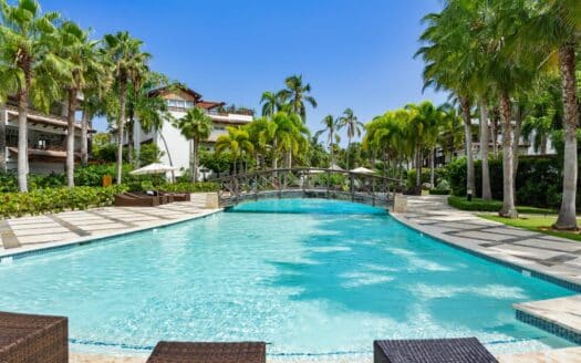 Stylish townhouse in exclusive community