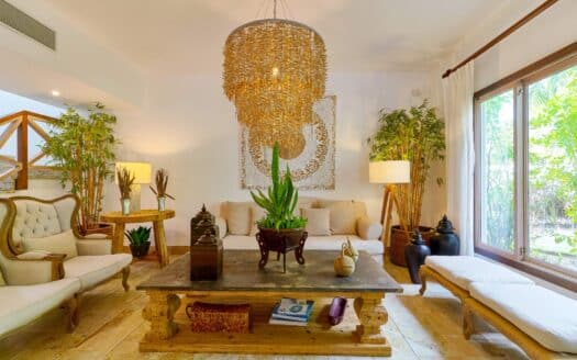 Stylish townhouse in exclusive community