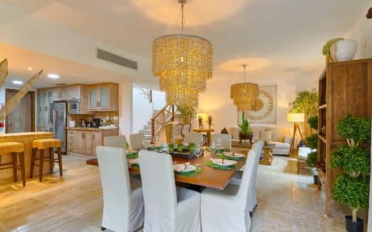 Stylish townhouse in exclusive community