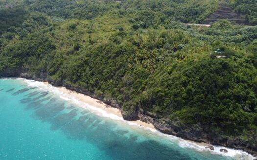 Terrain à Coson avec accès privé à la plage