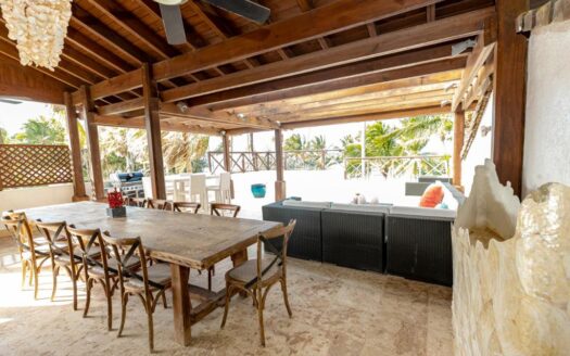Penthouse de luxe en front de mer dans une communauté exclusive