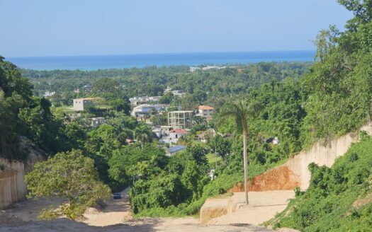 Lot close to the town with great ocean view