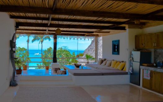 Hôtel caribéen authentique face à l’océan