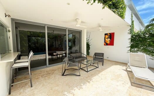 Villa sans impôts à quelques pas de la plage de Punta Popy