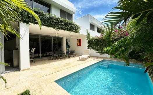Villa sans impôts à quelques pas de la plage de Punta Popy