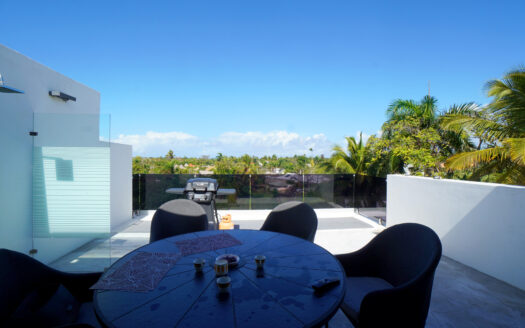 Duplex avec studio sur le toit à quelques pas de playa Las Ballenas