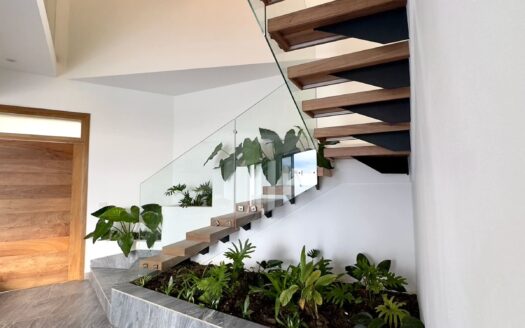 Villa de 4 chambres avec vue sur l’océan et court de tennis privé