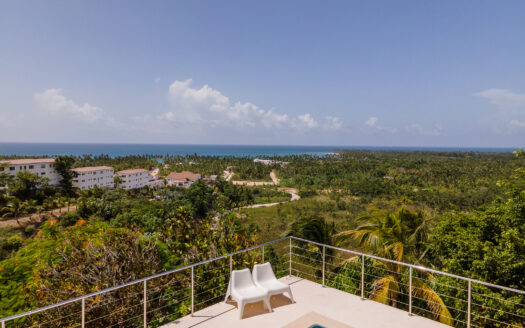 Villa au sommet de la colline avec vue incroyable
