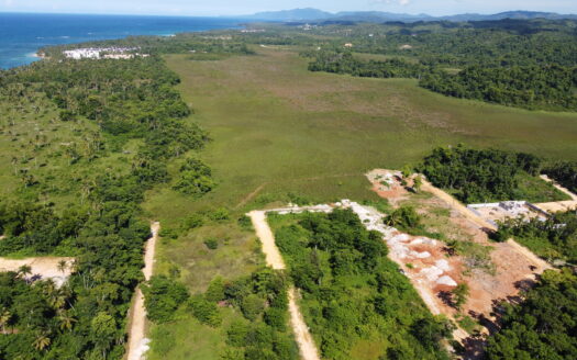 Obtenez le terrain pour construire la villa de vos rêves près de la plage Popy