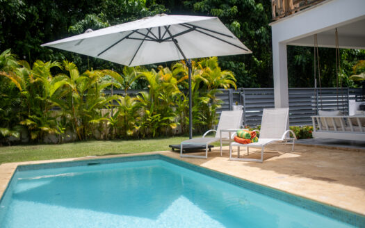 Villa clé en main de 5 chambres à quelques pas de Playa Bonita