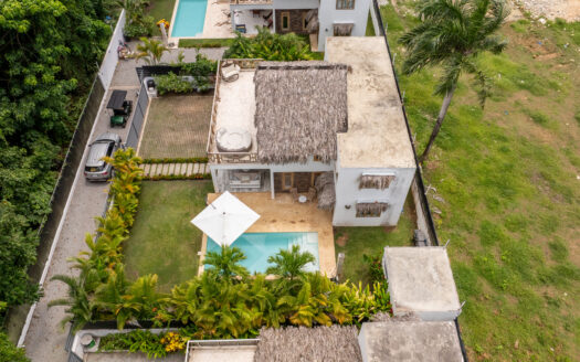 Villa clé en main de 5 chambres à quelques pas de Playa Bonita